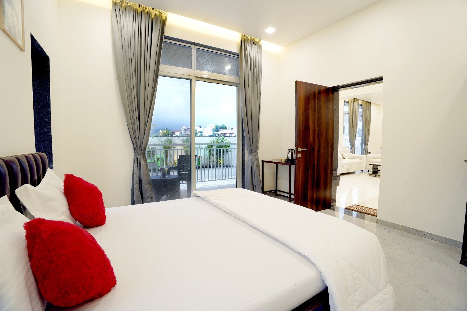 Bedrooms & Interiors - The Grand Vista